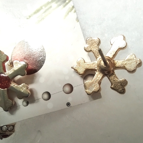 2 Pr Vintage Christmas Earrings+ FREE Snowflake Earrings AVON - Picture 6 of 13